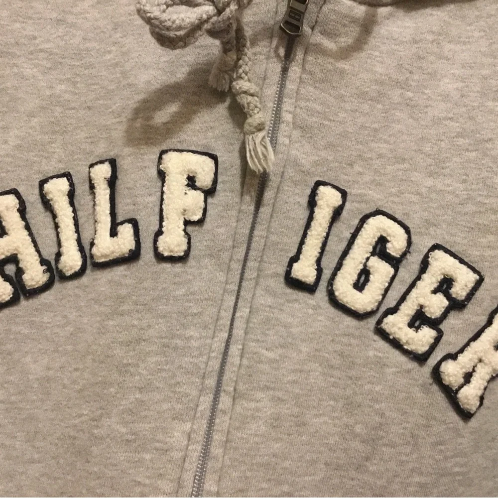 Tommy Hilfiger = Women’s SZ M-L; Full Zip Long Sleeve Gray Drawstring Hoodie - Picture 4 of 11